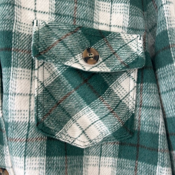 Love Tree Flannel Shacket Sz M - Picture 5 of 7